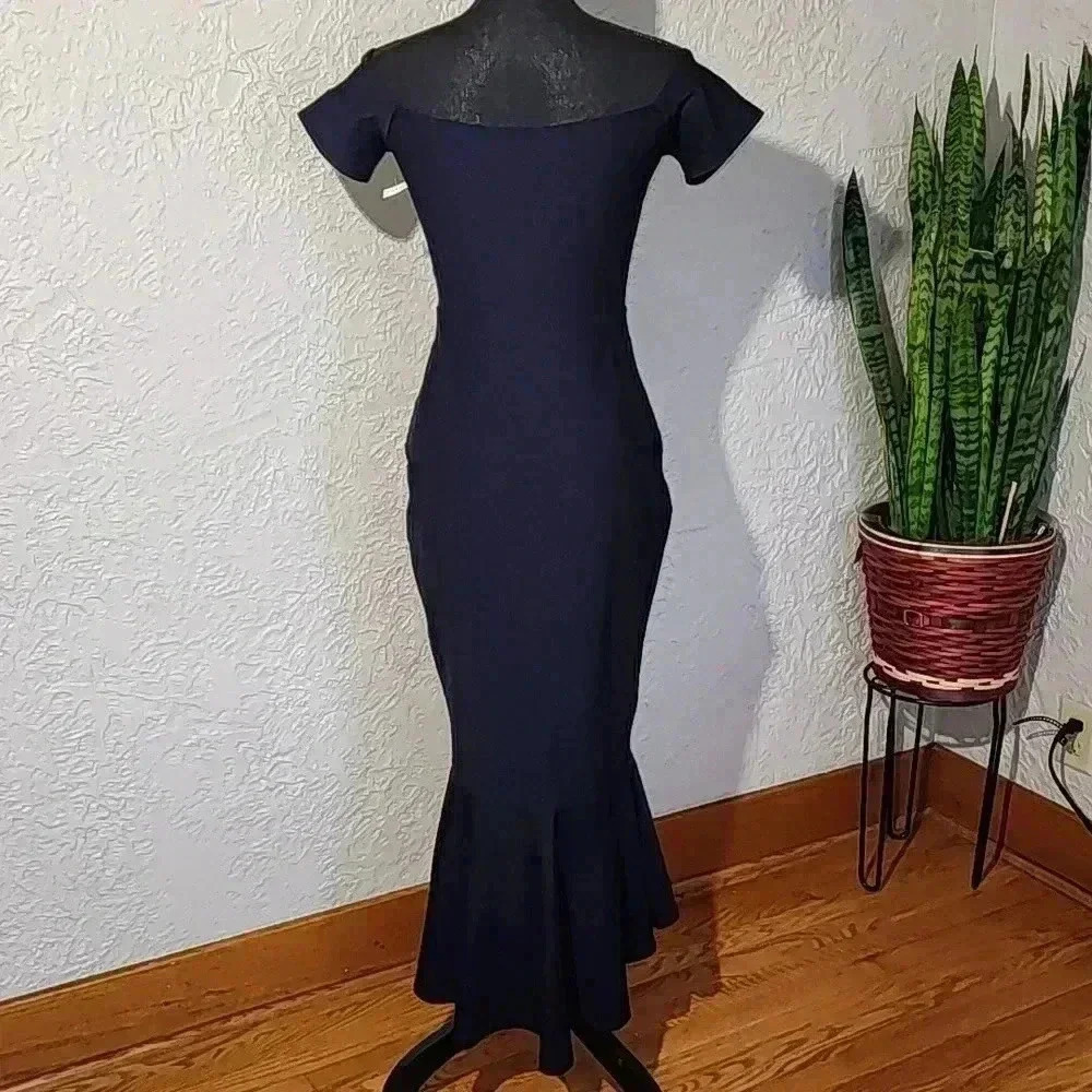 Lulus midnight blue of the shoulder midi dress 👗 - Picture 5 of 8